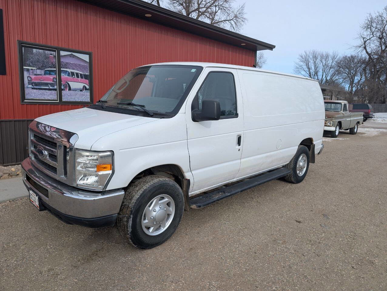 Used 2010 Ford E-250 and Econoline 250 RWD image 2