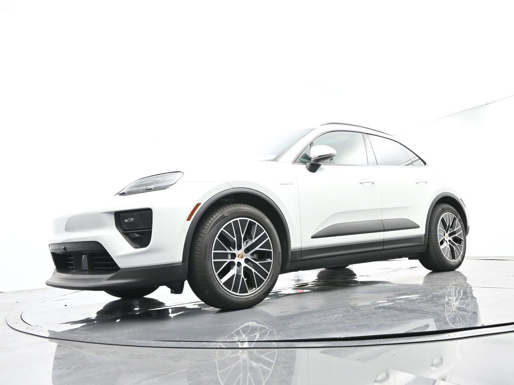Certified 2025 Porsche Macan Electric image 45