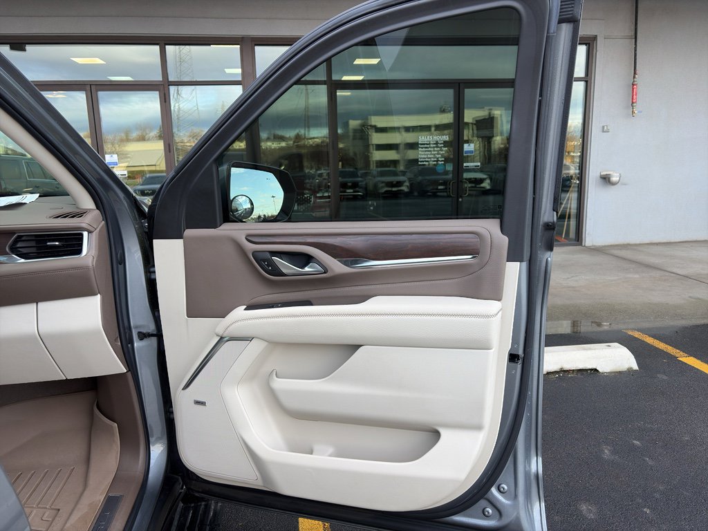 Used 2022 GMC Yukon Denali w/ Denali Premium Package image 20