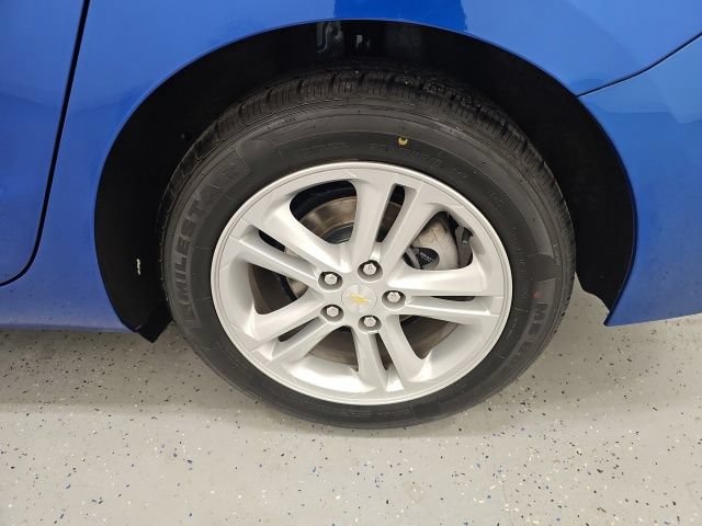 Used 2018 Chevrolet Cruze LT FWD image 10