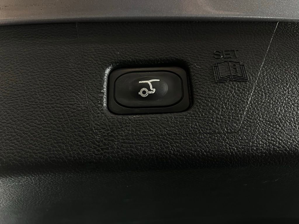 Used 2024 Ford Edge Titanium image 29