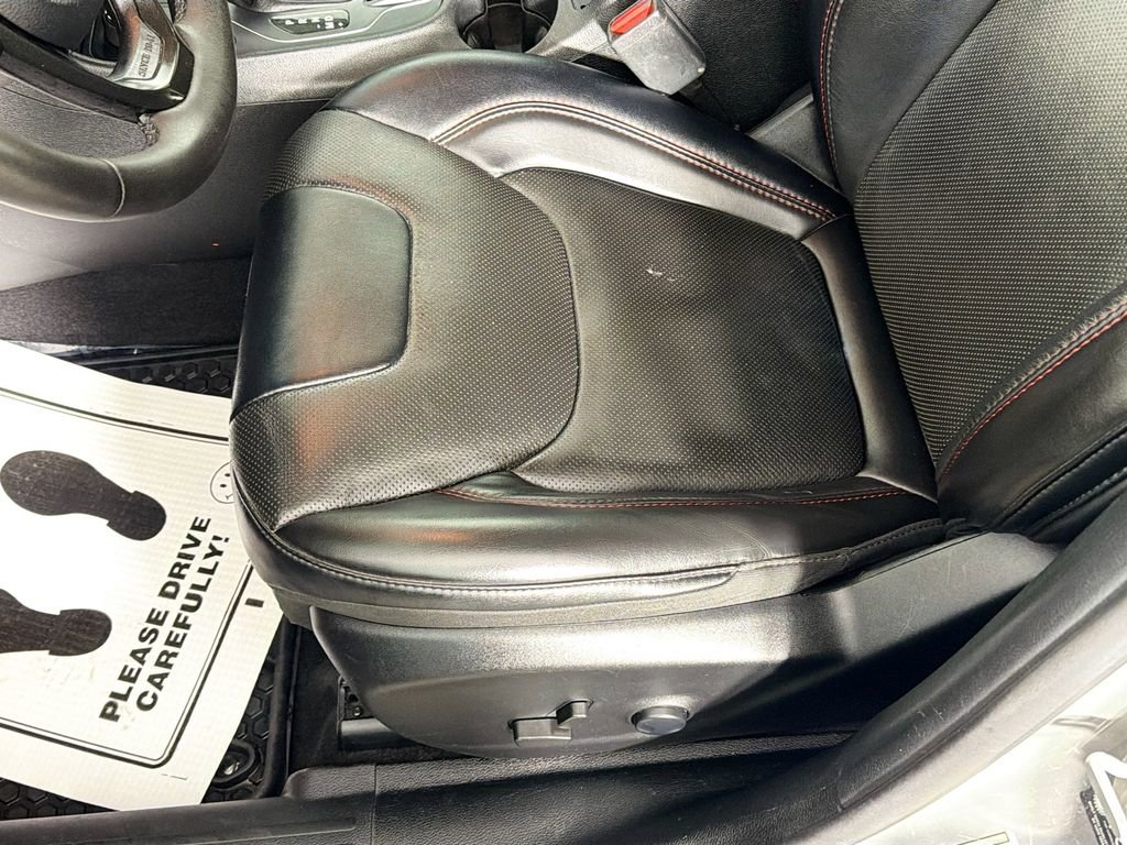 Used 2022 Jeep Cherokee Trailhawk w/ Trailhawk Elite Value Package image 19