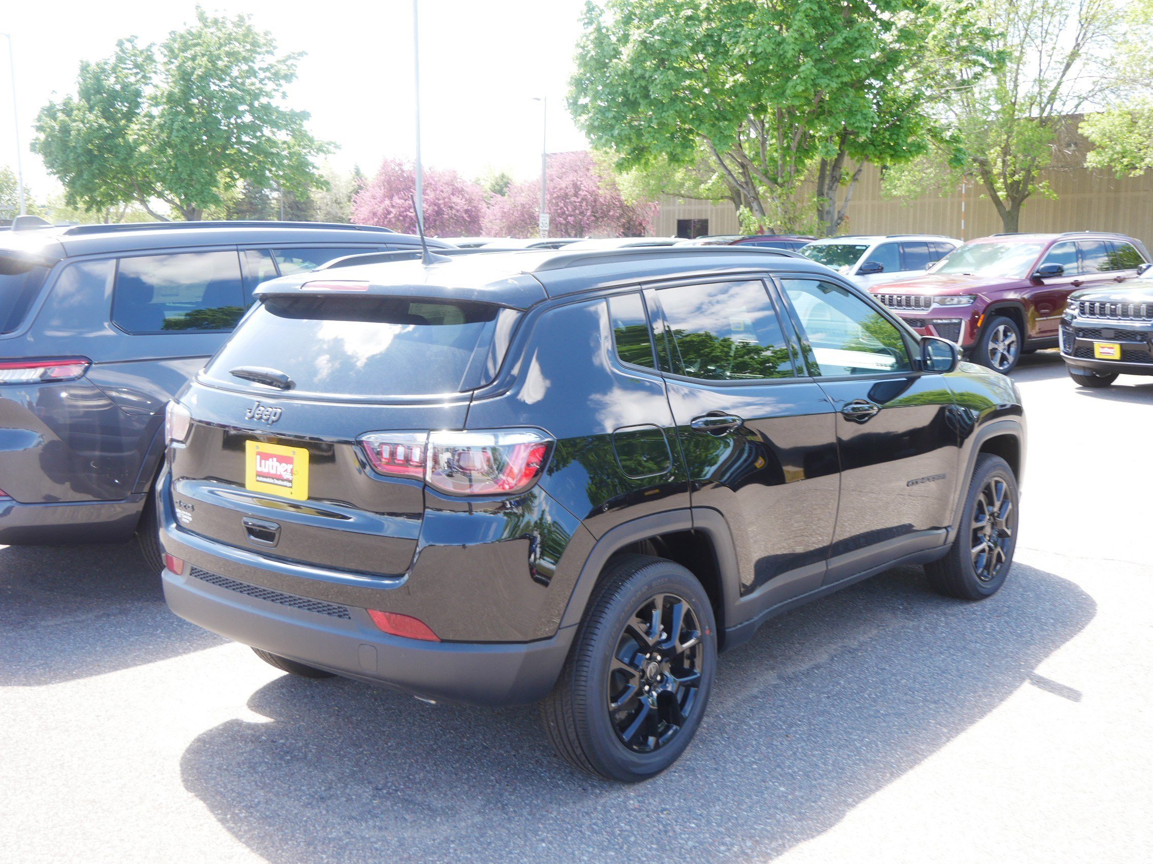 New 2026 Jeep Compass Latitude AWD/4WD image 3
