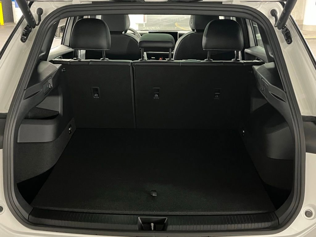 New 2025 Volkswagen Tiguan SE R-Line image 39