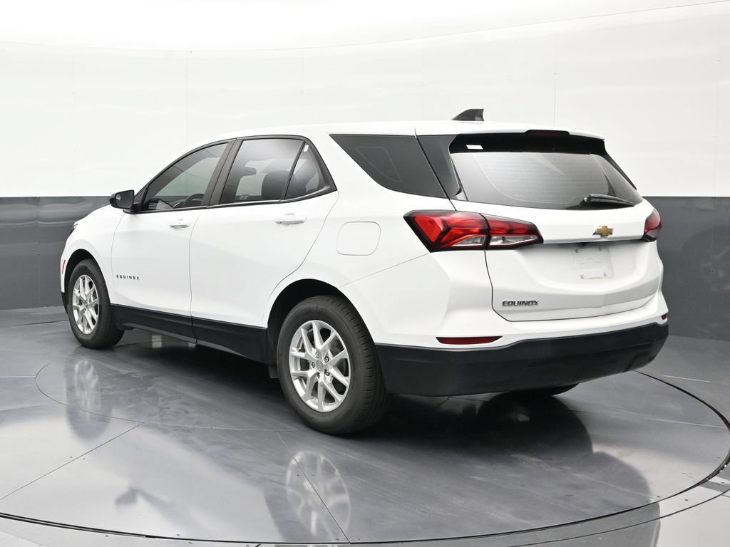 Used 2022 Chevrolet Equinox LS FWD image 3