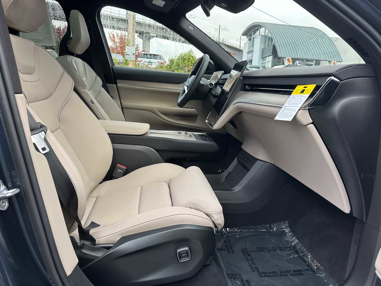 New 2025 Volvo EX90 Ultra w/ Protection Package Premier image 10