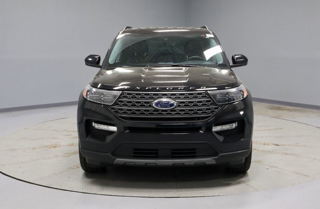 Certified 2023 Ford Explorer XLT w/ Equipment Group 202A AWD/4WD image 7