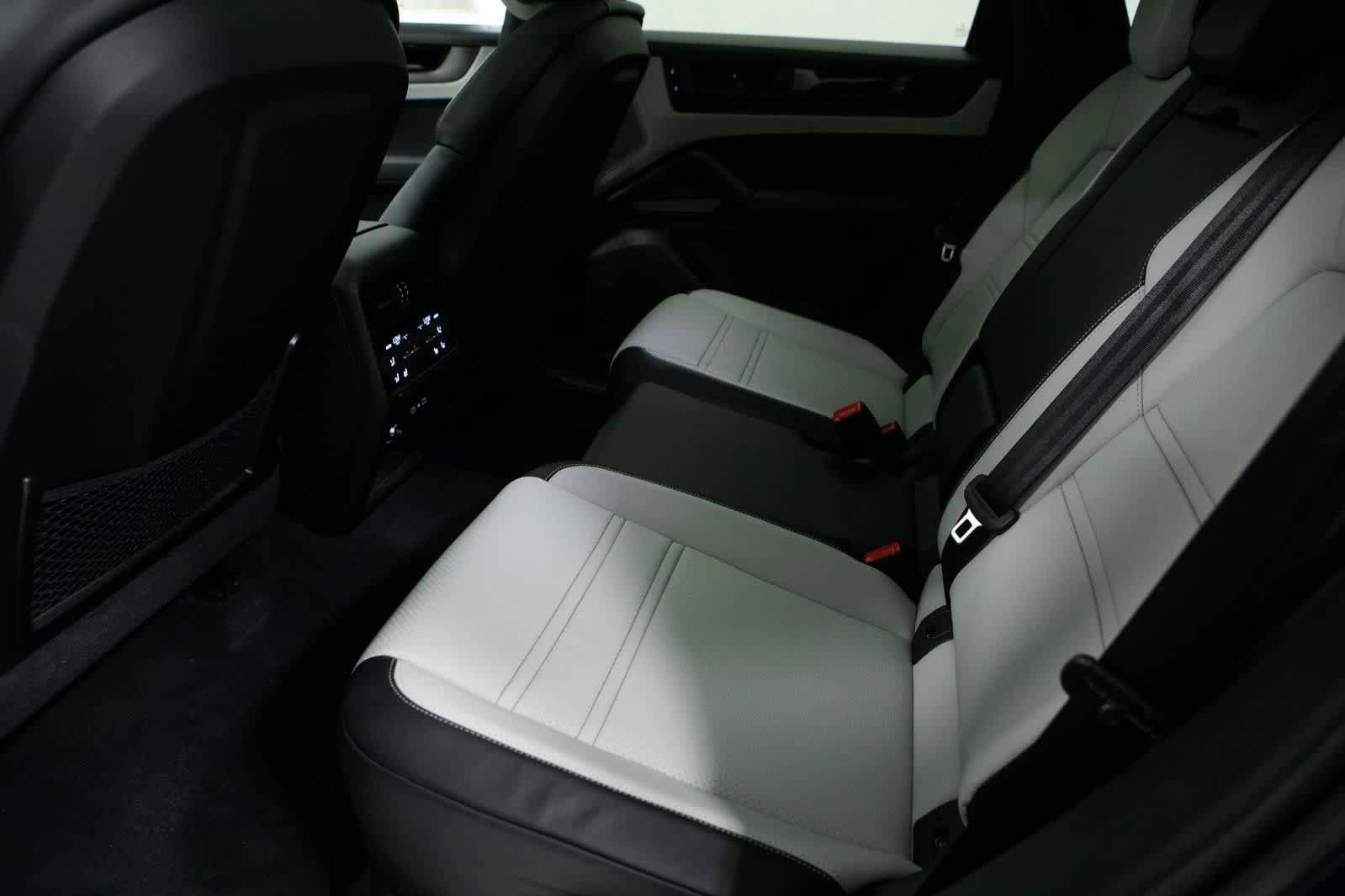 New 2026 Porsche Cayenne GTS image 29
