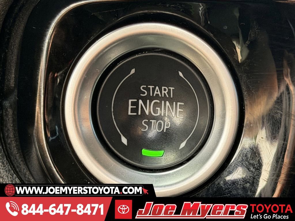 Used 2025 Chevrolet Silverado 3500 LT w/ Convenience Package image 22