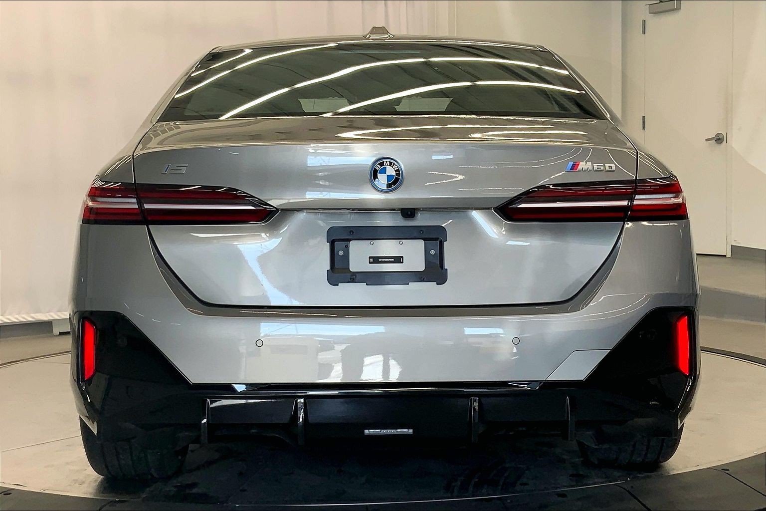 Used 2024 BMW i5 M60 w/ Premium Package AWD/4WD image 5