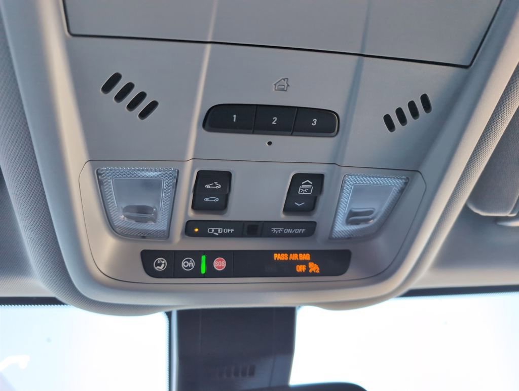 Used 2024 GMC Terrain SLT w/ Infotainment Package II image 29