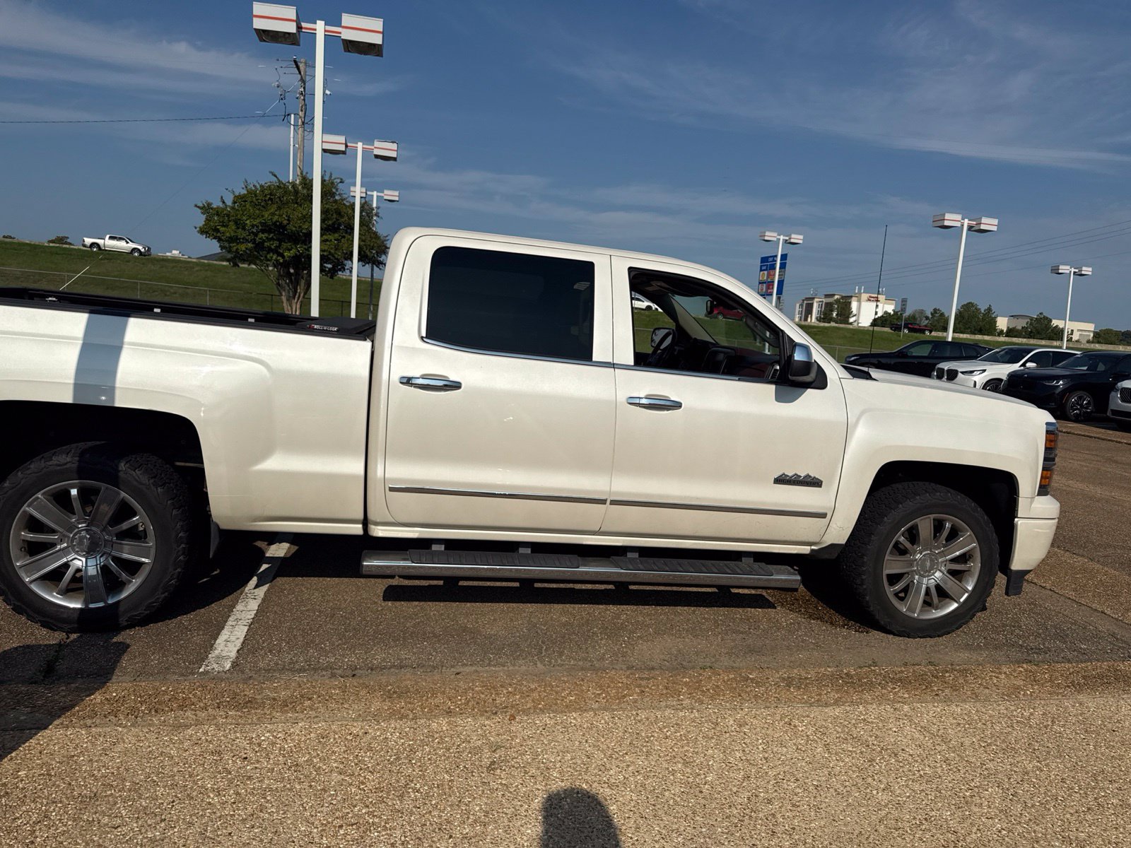 Used 2015 Chevrolet Silverado 1500 High Country w/ High Country Premium Package AWD/4WD image 4
