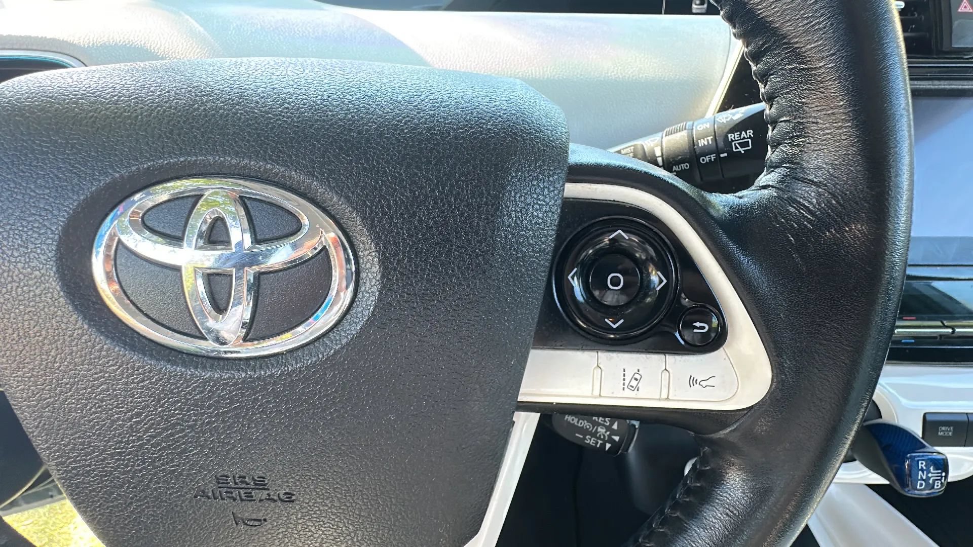 Used 2017 Toyota Prius Four w/ Advanced Technology Package FWD image 33