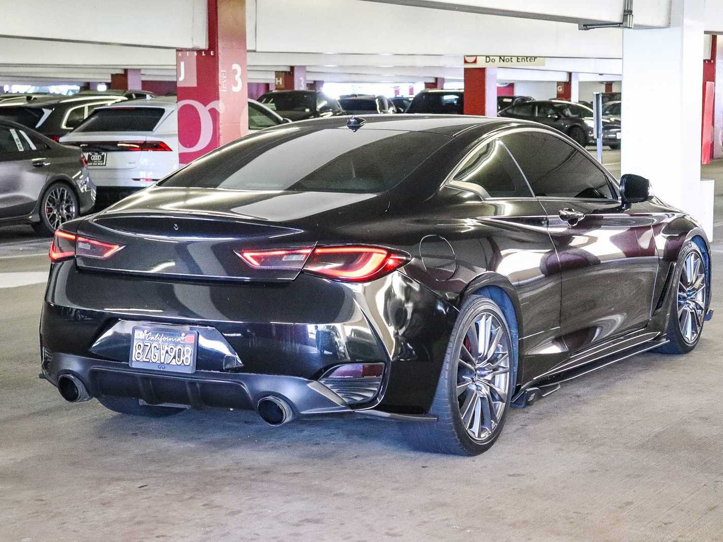 Used 2017 INFINITI Q60 Red Sport 400 RWD image 4