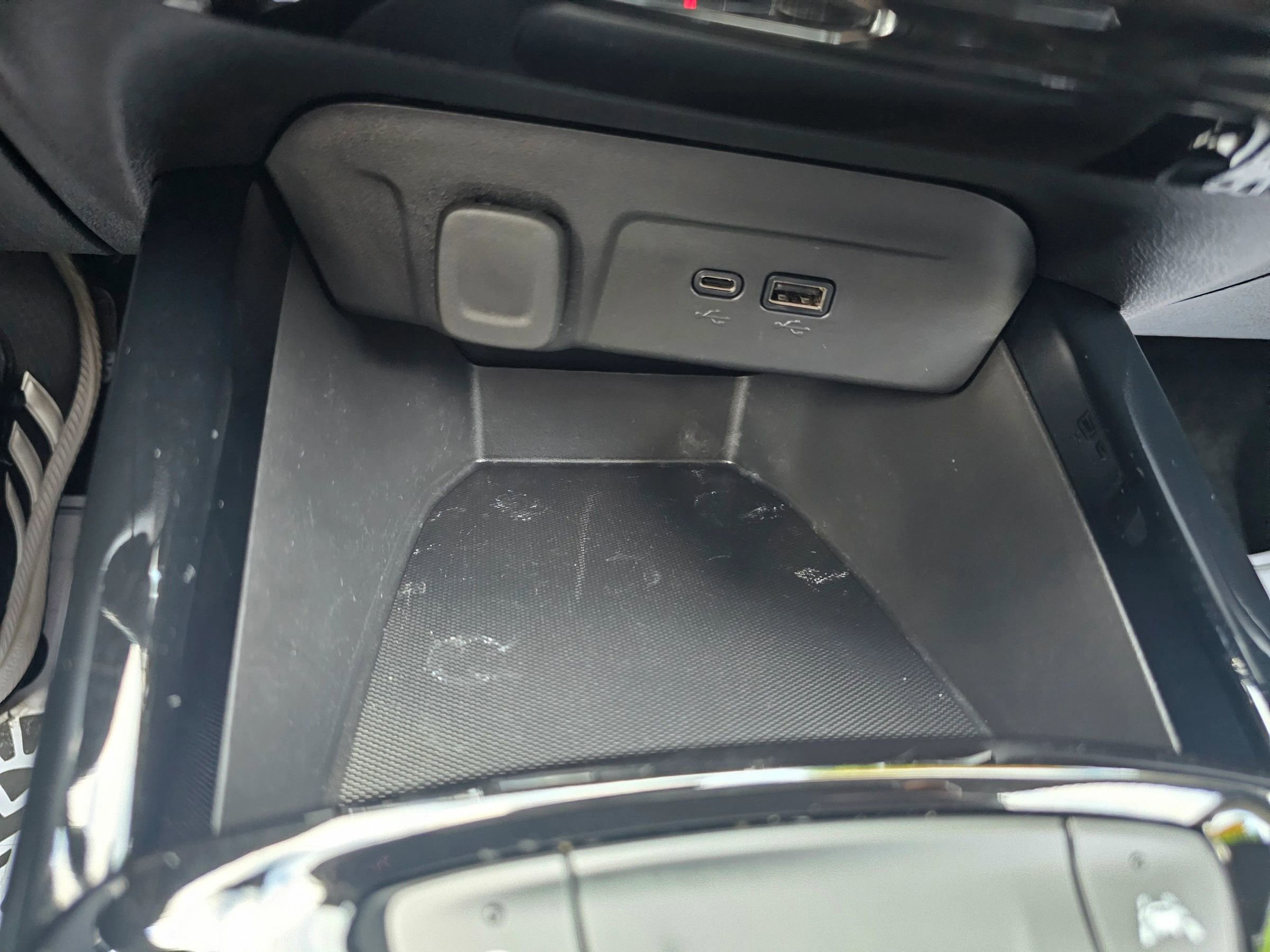 Used 2024 Chevrolet Trax LT FWD image 23