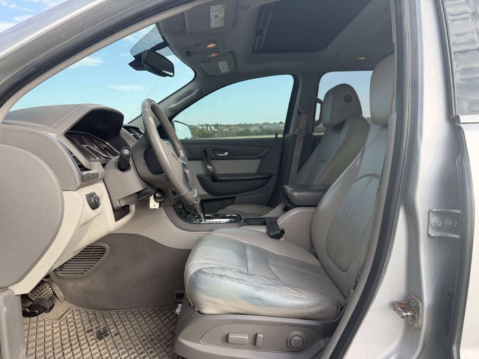 Used 2017 GMC Acadia Limited SLT AWD/4WD image 14