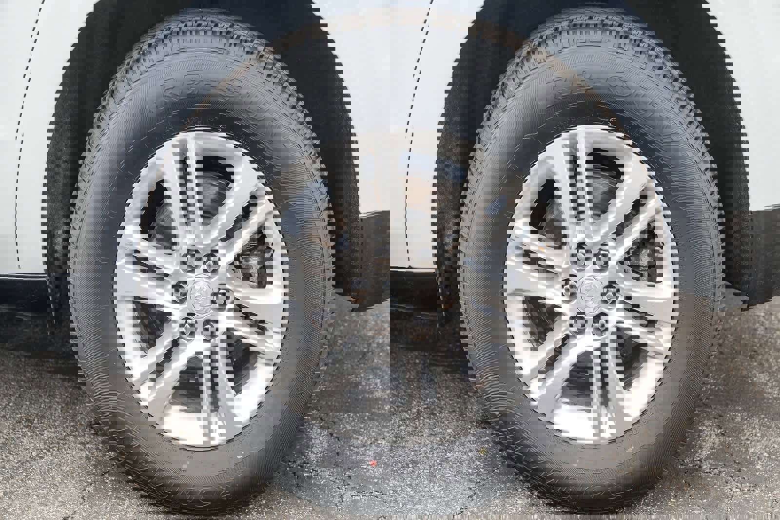 Used 2018 Buick Enclave Essence image 10