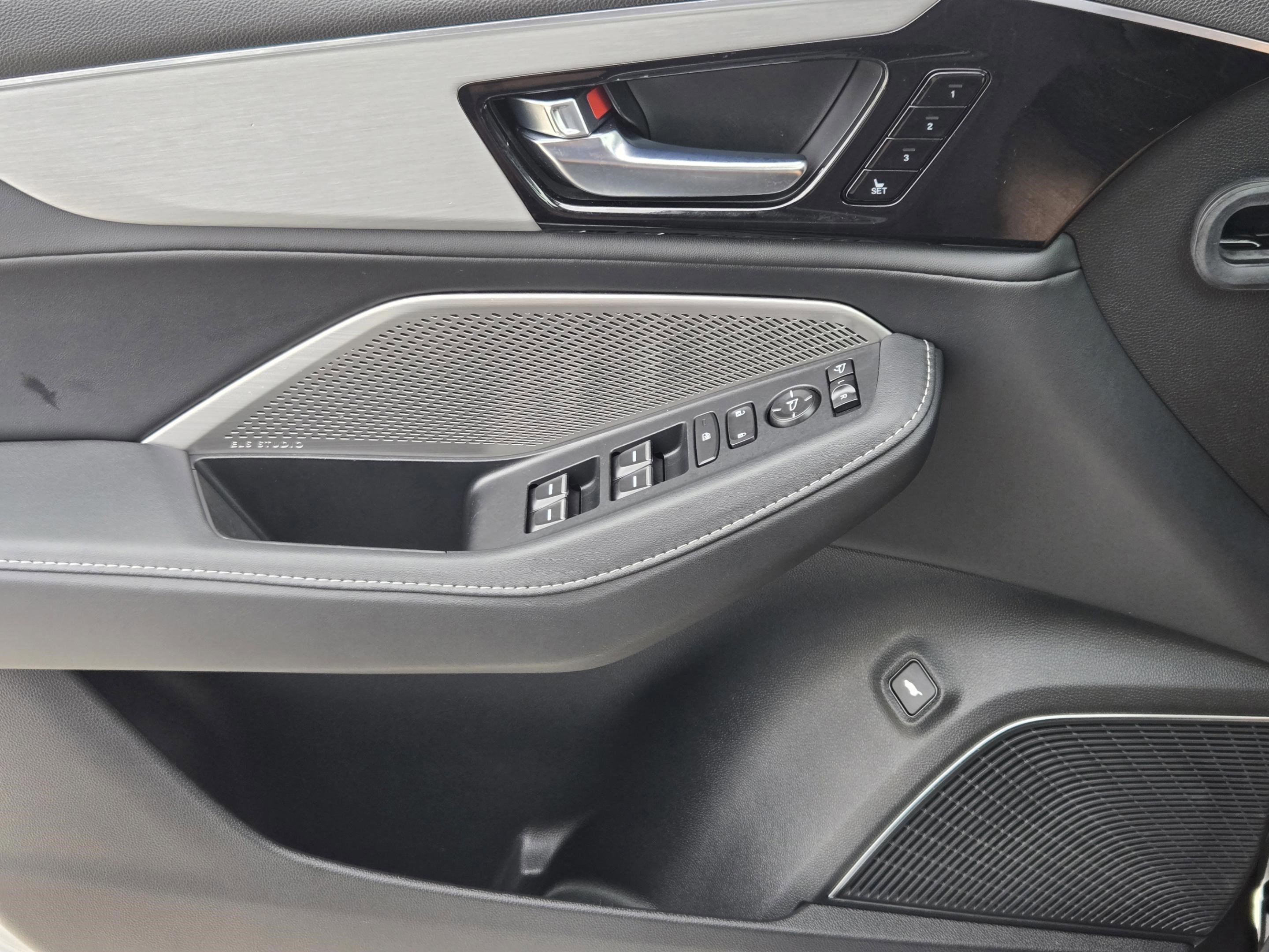 Certified 2023 Acura MDX FWD w/ Technology Package image 14