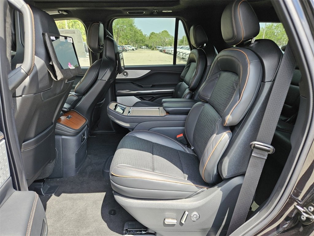 New 2025 Lincoln Navigator Black Label image 6