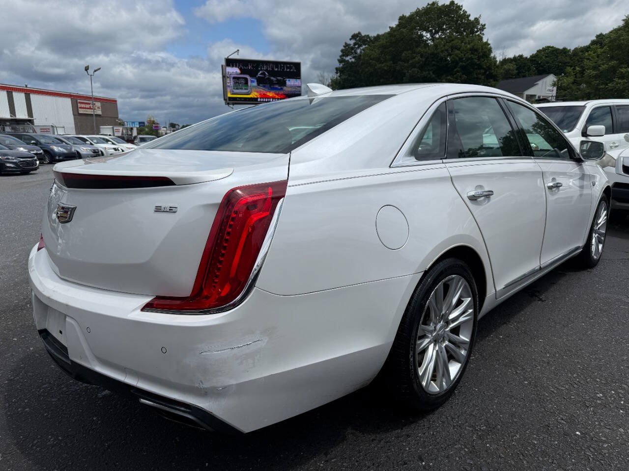 Used 2018 Cadillac XTS Luxury w/ Driver Awareness Package FWD image 5