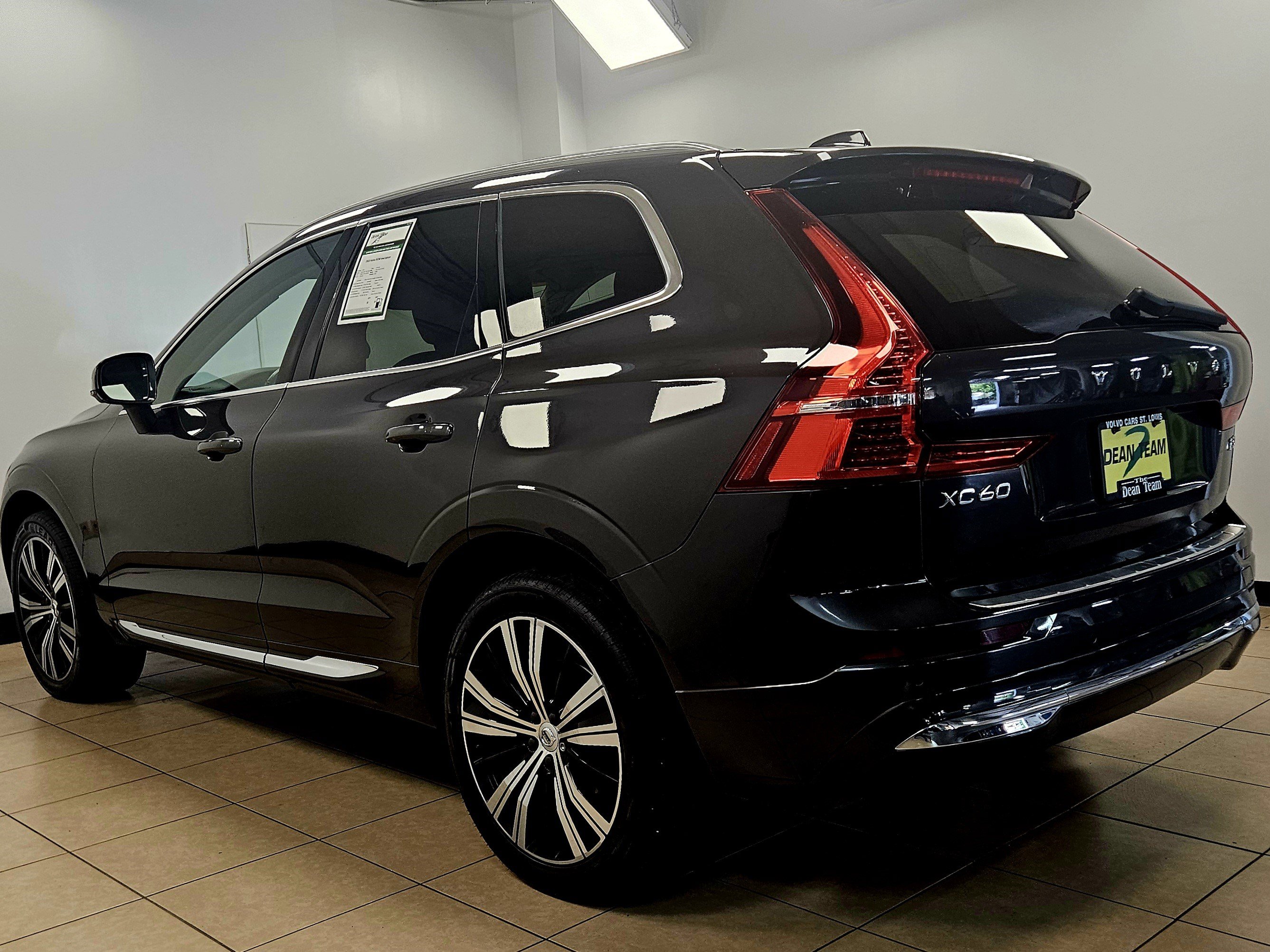 Used 2022 Volvo XC60 B5 Inscription w/ Protection Package Premier AWD/4WD image 5