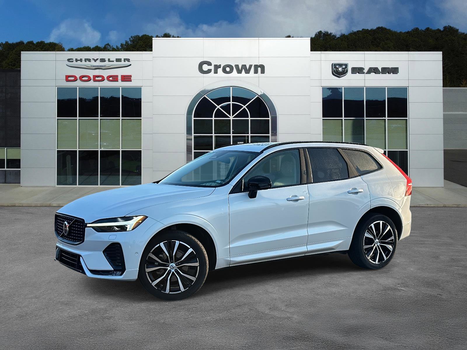 Used 2024 Volvo XC60 B5 Plus