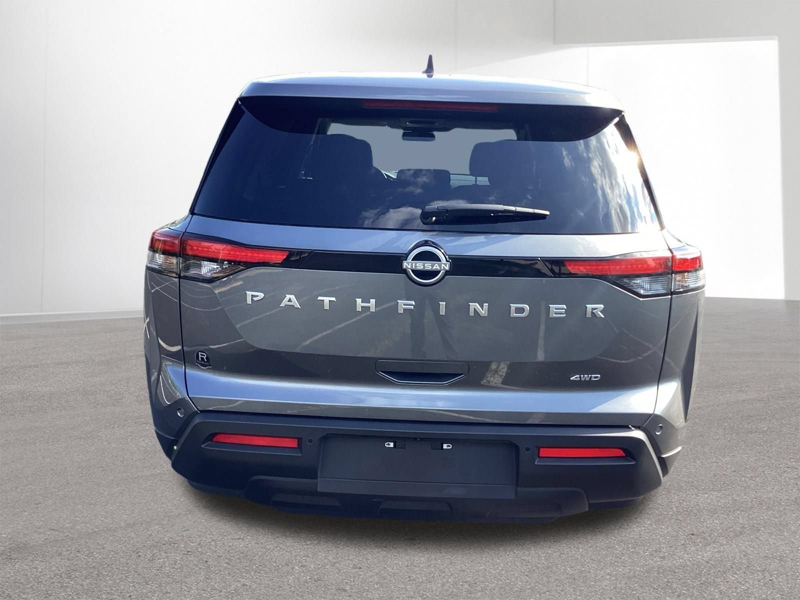Used 2024 Nissan Pathfinder S AWD/4WD image 6
