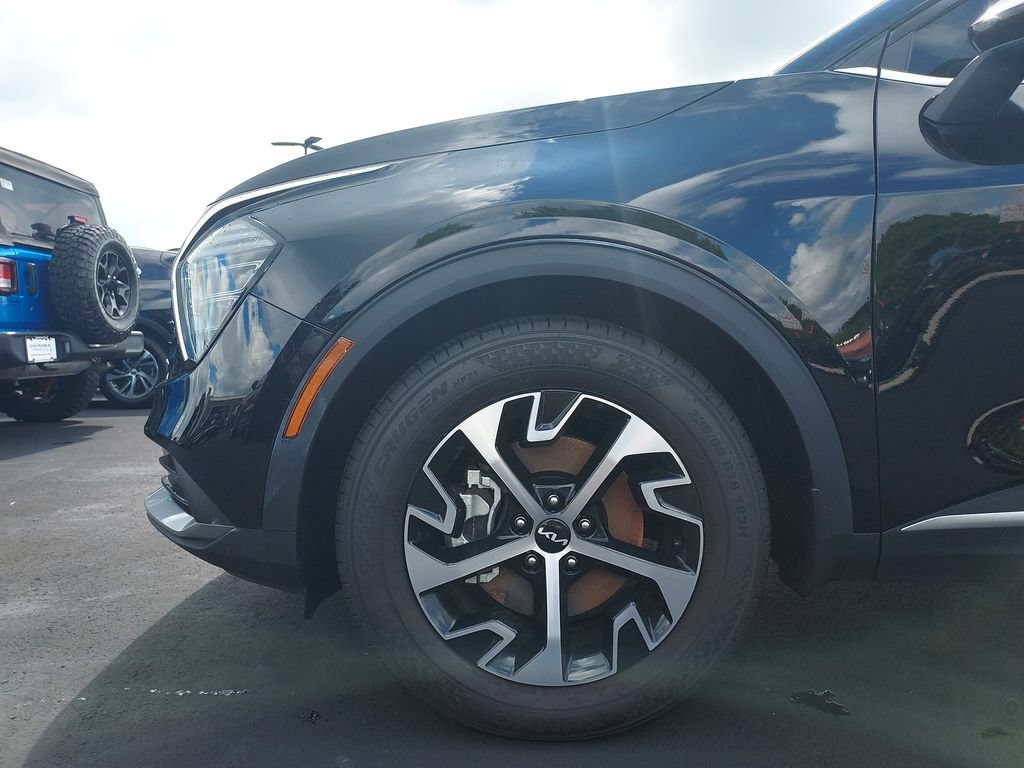 Used 2025 Kia Sportage EX FWD image 10