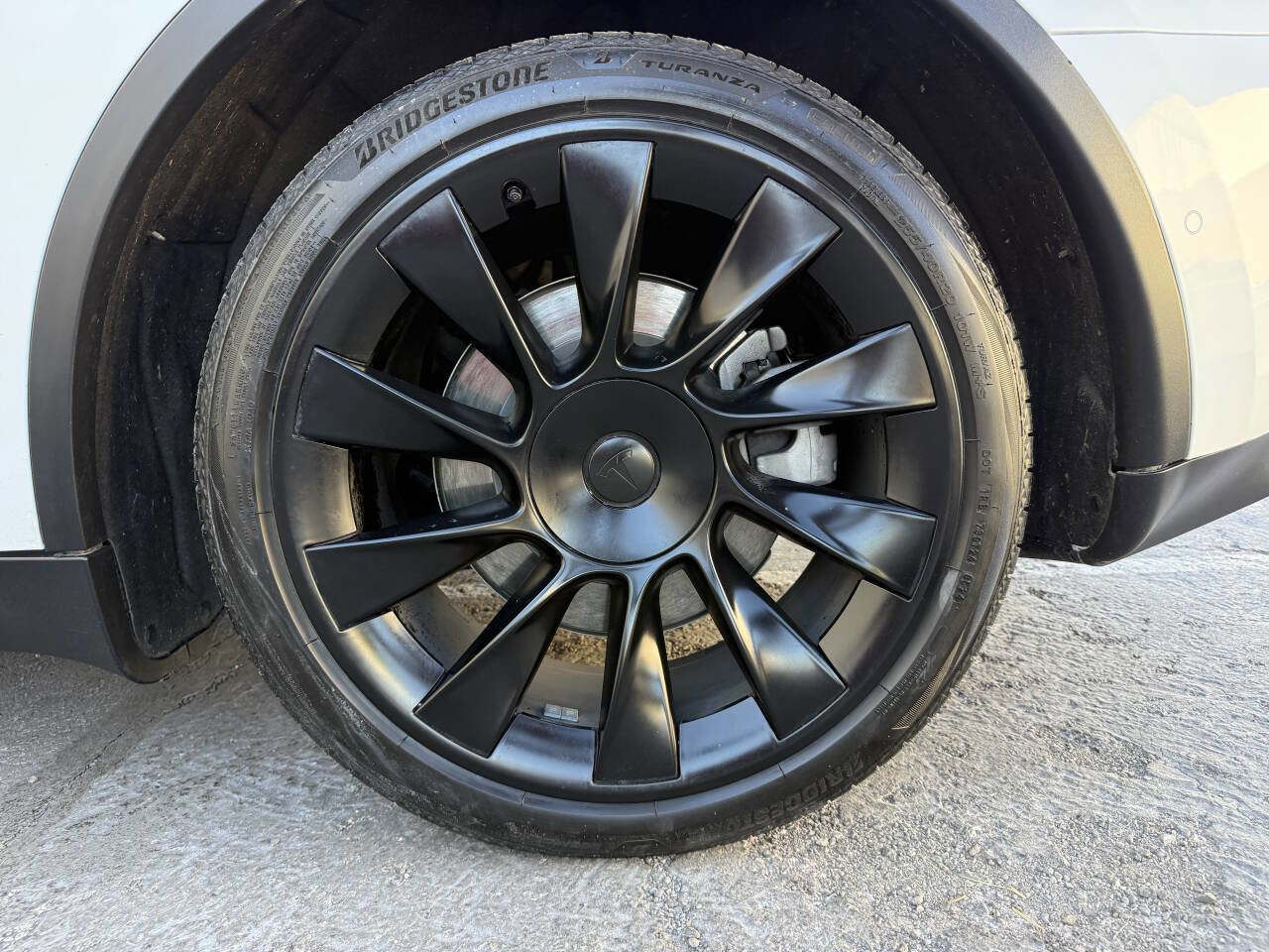 Used 2021 Tesla Model Y Long Range AWD/4WD image 26