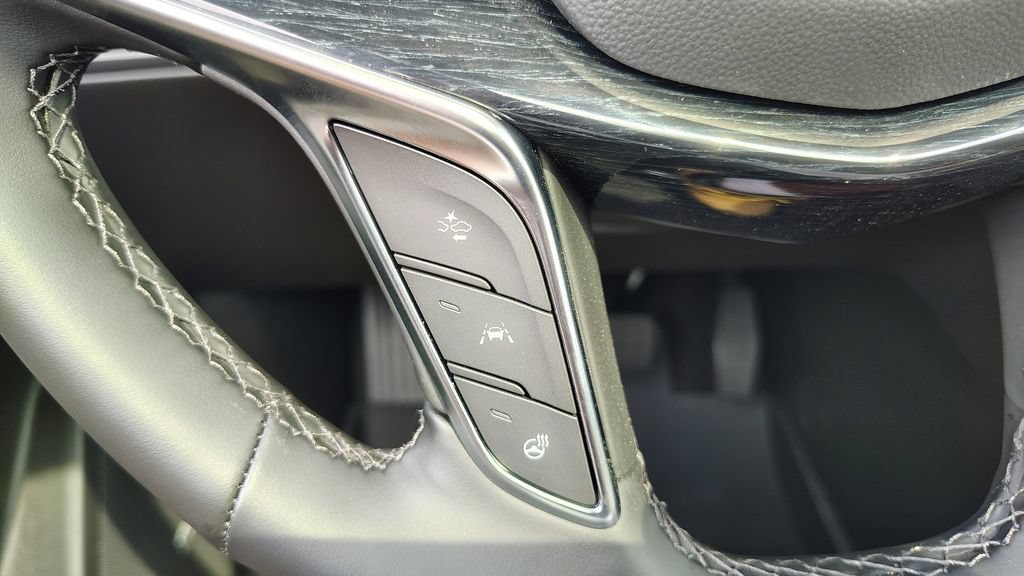 New 2025 Cadillac XT5 Premium Luxury w/ LPO, Floor Liner Package AWD/4WD image 23