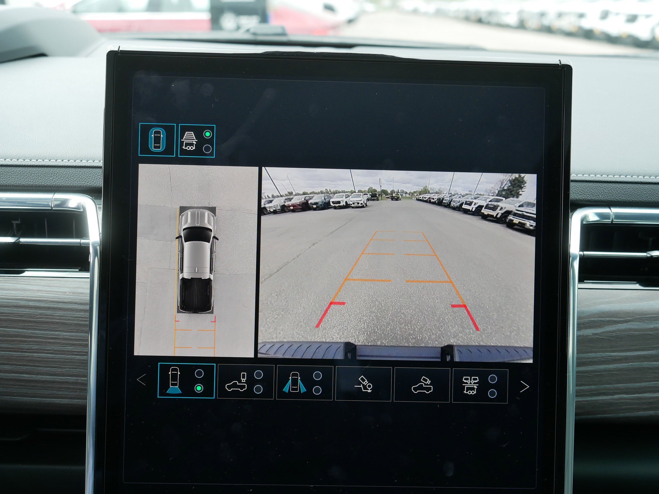 Used 2025 GMC Sierra EV Denali AWD/4WD image 27