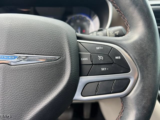 Used 2018 Chrysler Pacifica Touring-L Plus FWD image 22