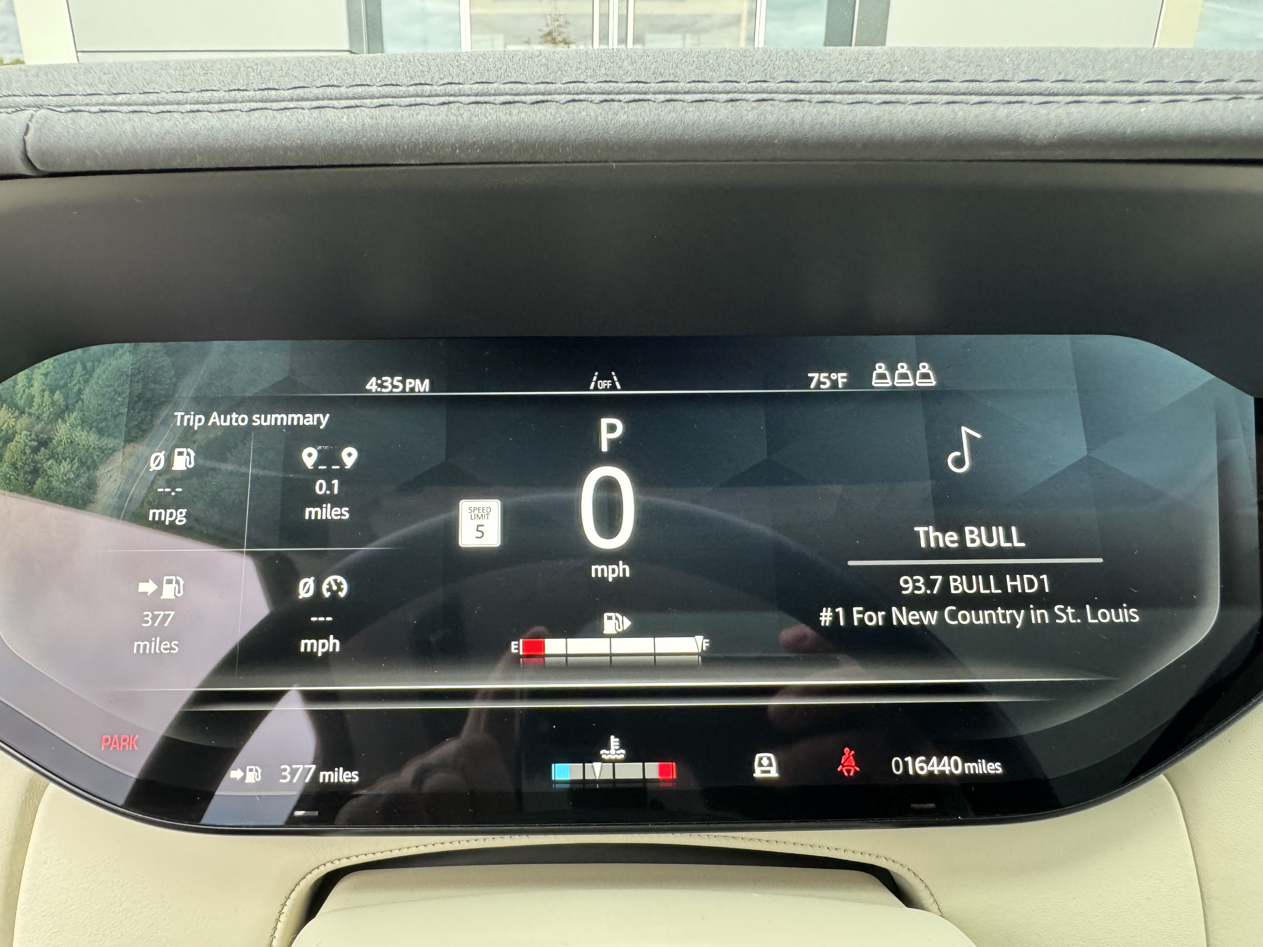 Certified 2025 Land Rover Range Rover SE AWD/4WD image 18