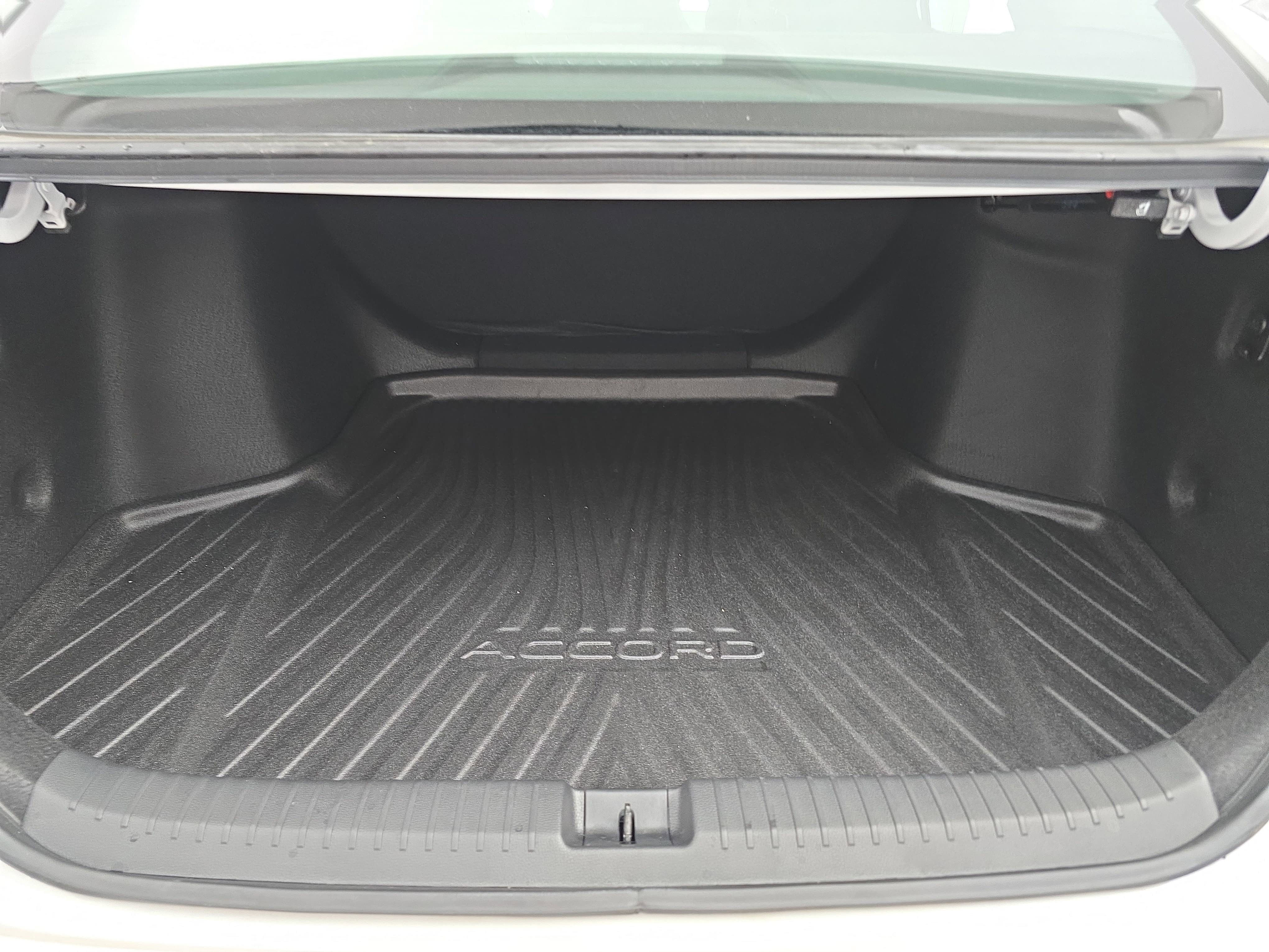 Certified 2023 Honda Accord LX image 12