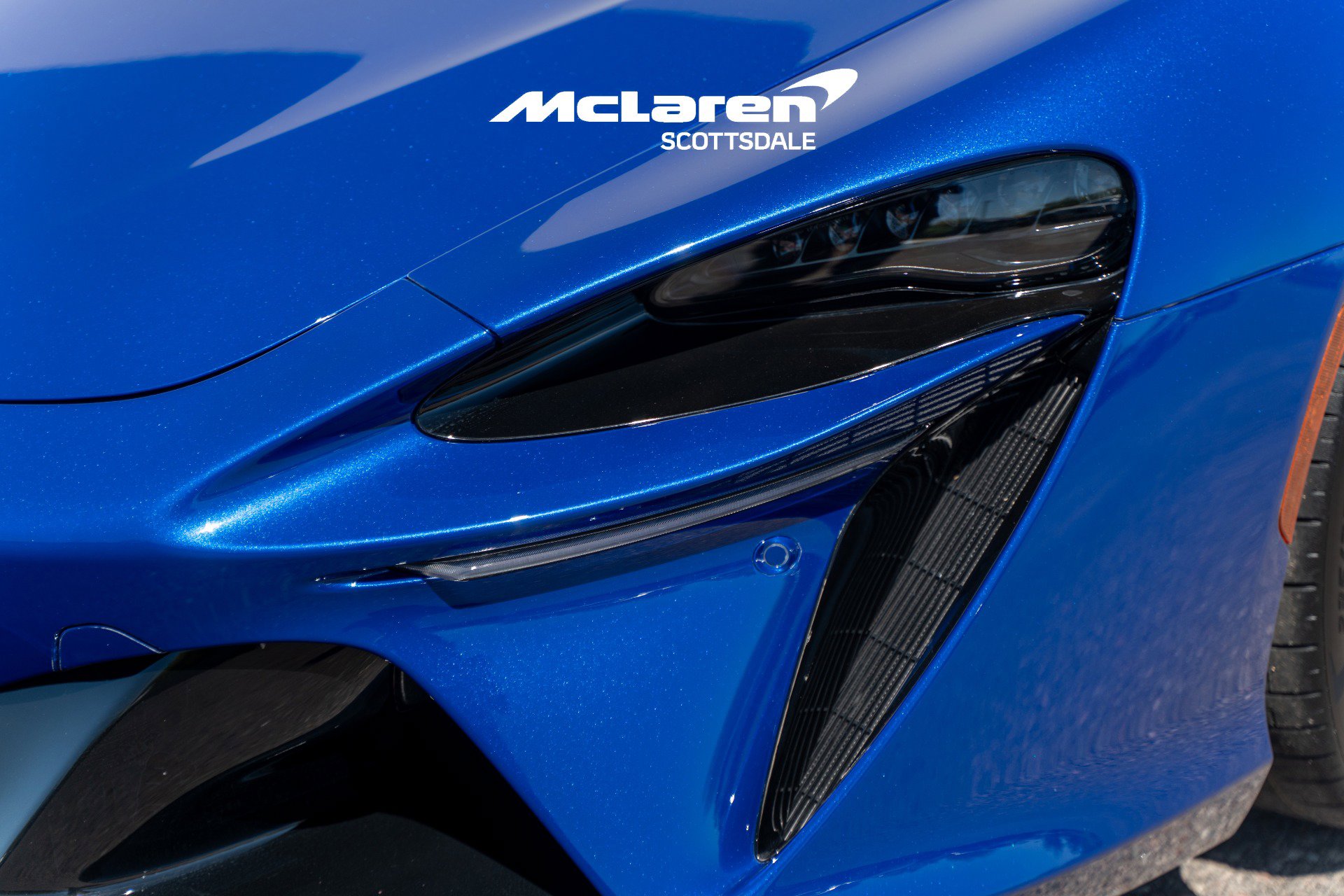 Used 2025 McLaren Artura Spider image 20