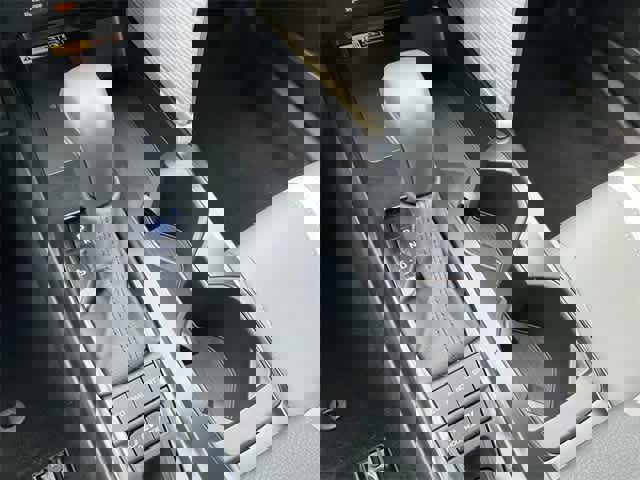 Used 2025 Toyota Camry SE image 24