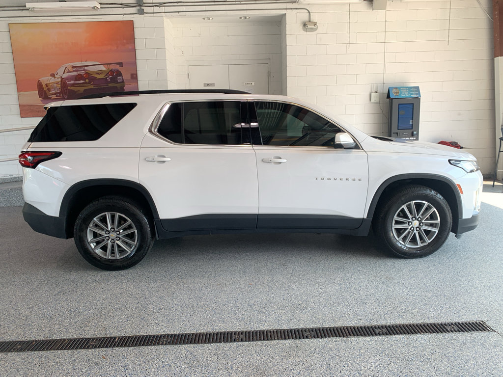 Used 2023 Chevrolet Traverse LT FWD image 11