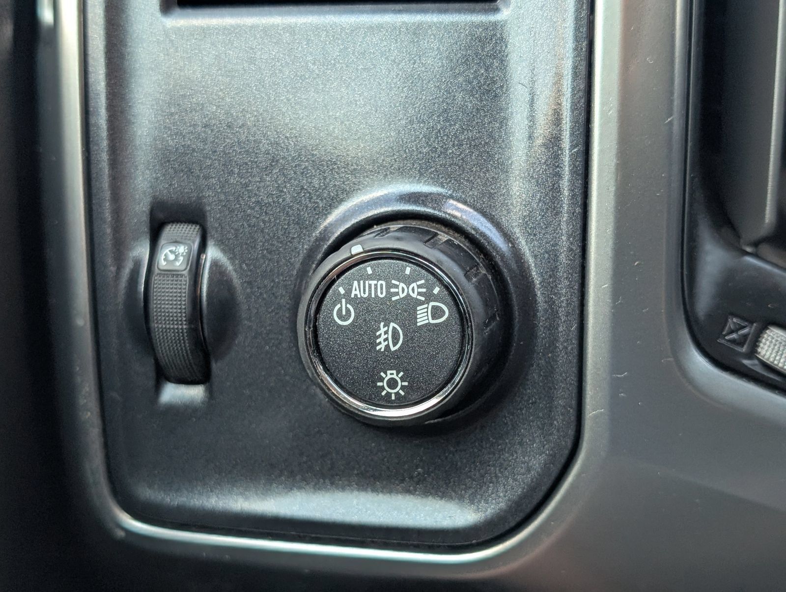 Used 2014 Chevrolet Silverado 1500 LTZ w/ LTZ Plus Package RWD image 27