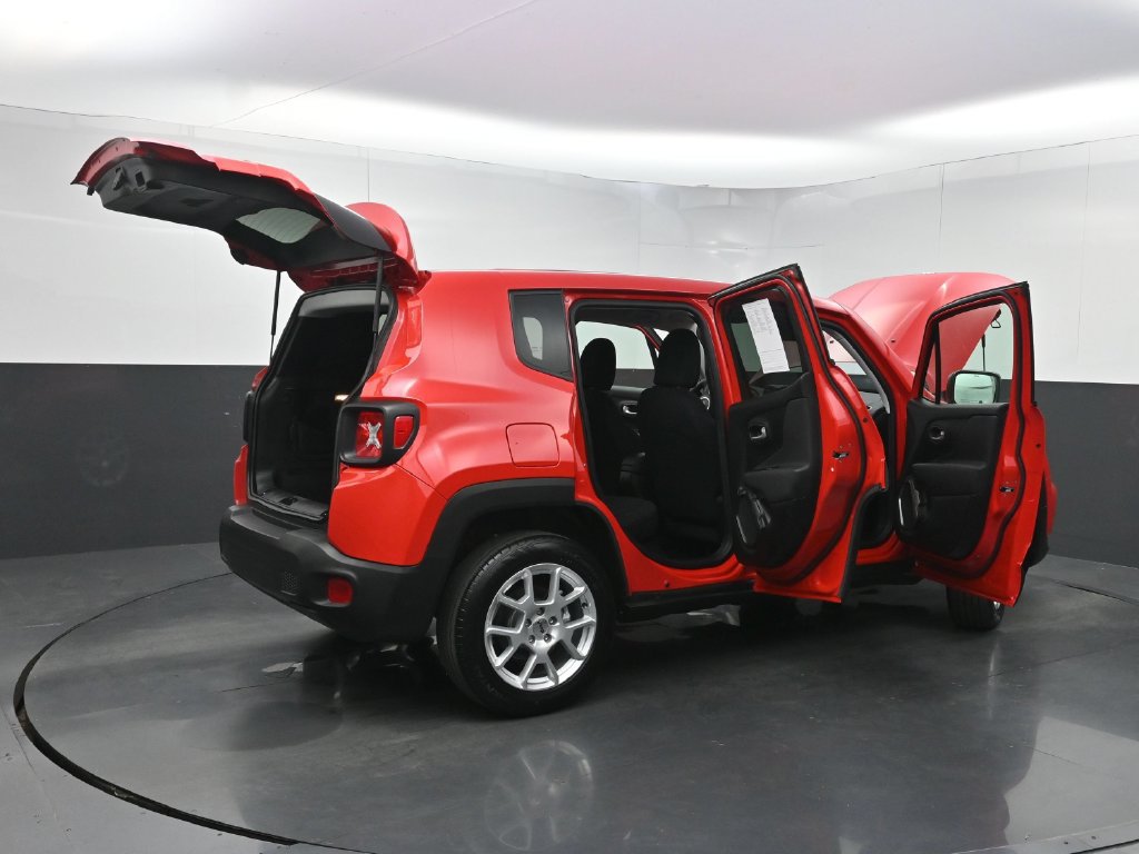 Used 2023 Jeep Renegade Latitude AWD/4WD image 35