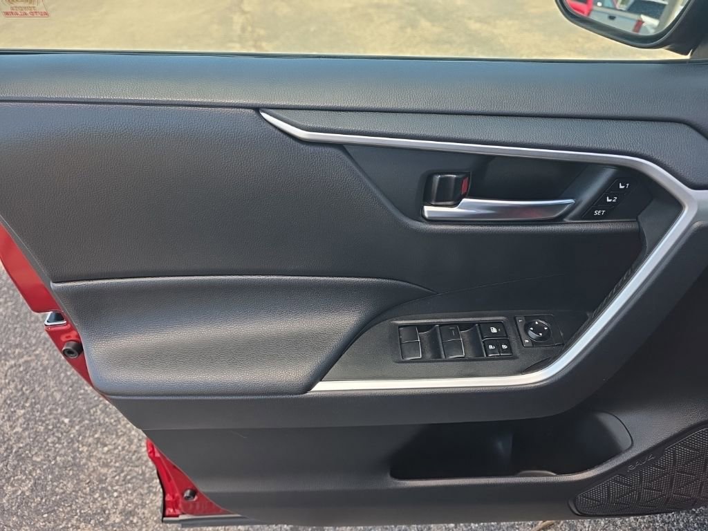 Used 2021 Toyota RAV4 XLE Premium AWD/4WD image 12