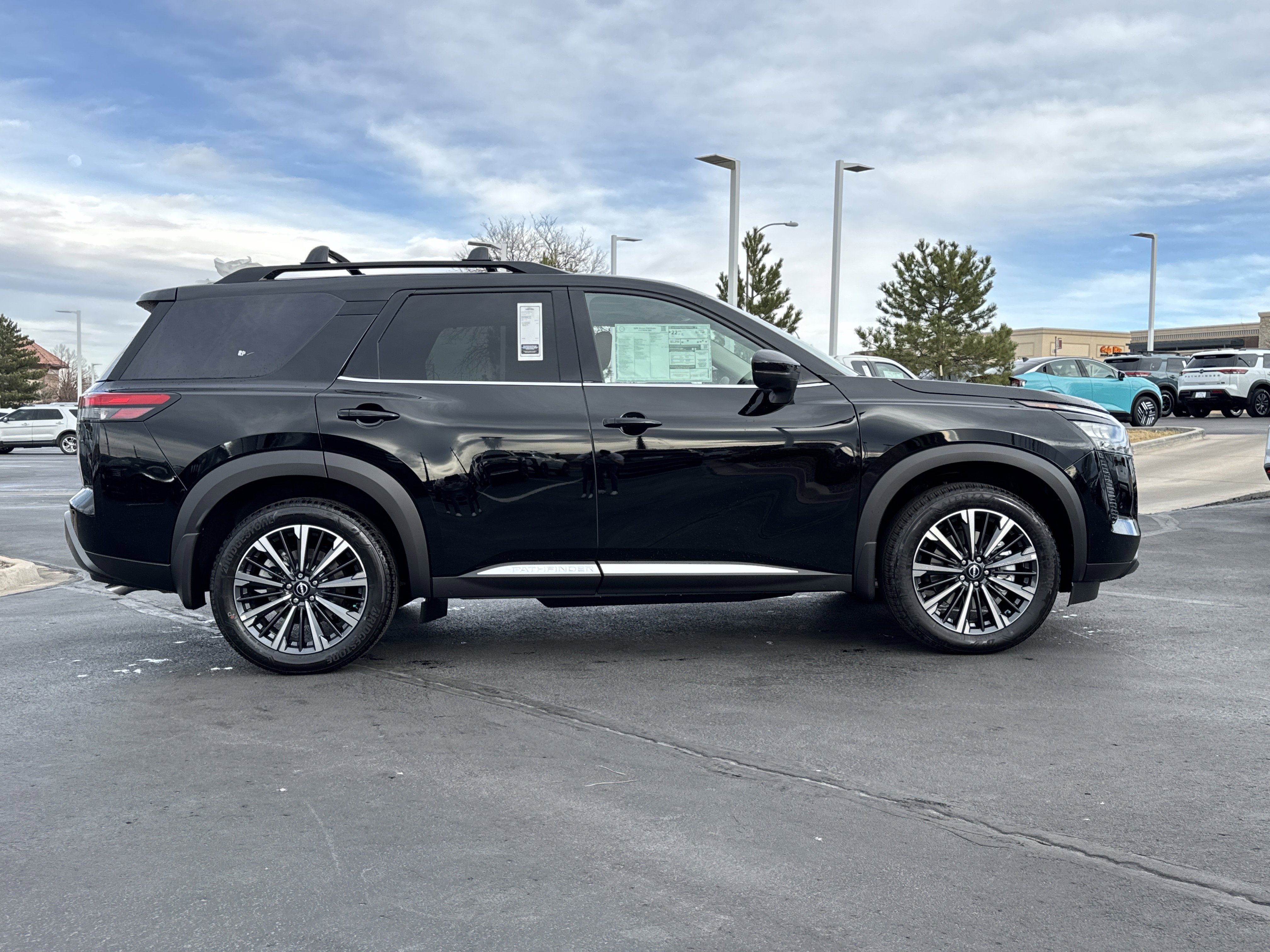 New 2026 Nissan Pathfinder Platinum AWD/4WD image 2
