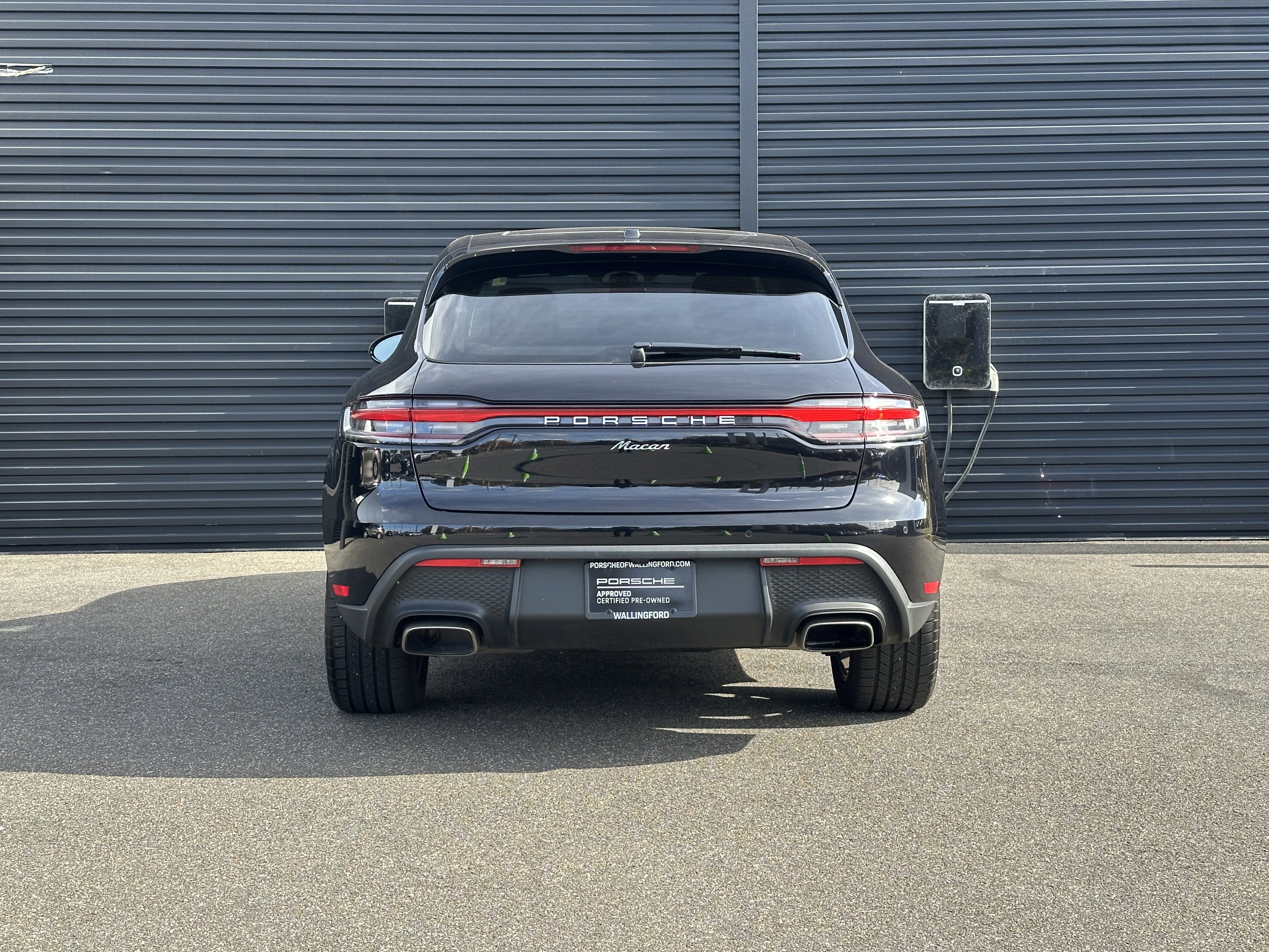 Certified 2023 Porsche Macan image 7