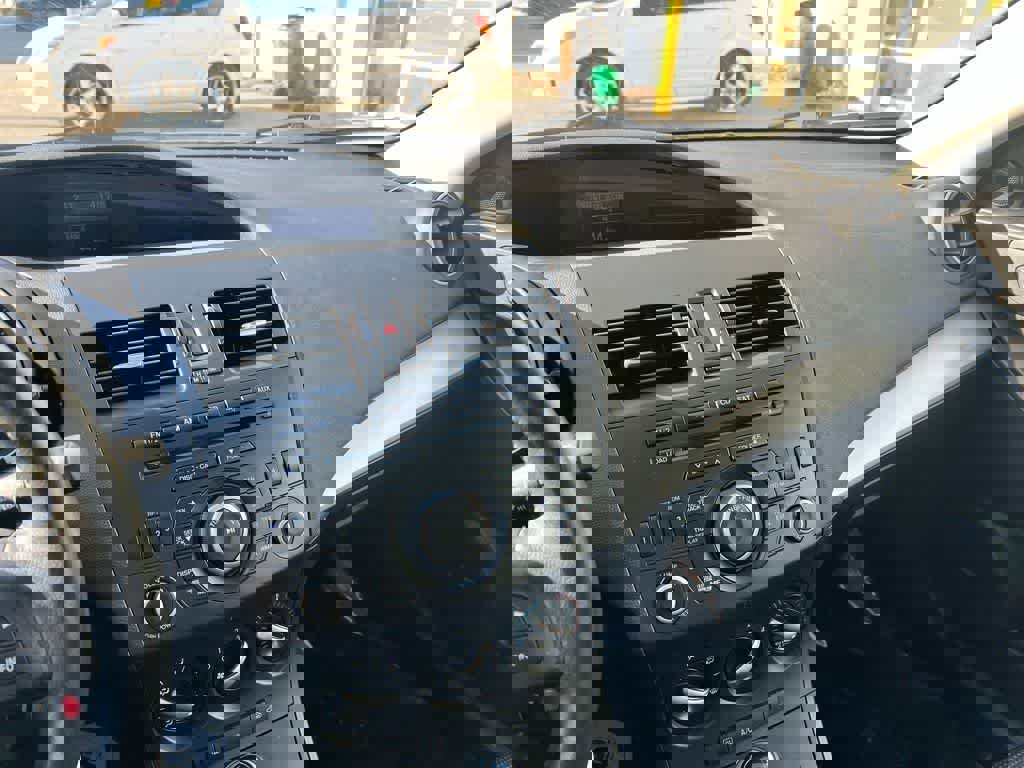 Used 2012 MAZDA MAZDA3 i Touring image 32