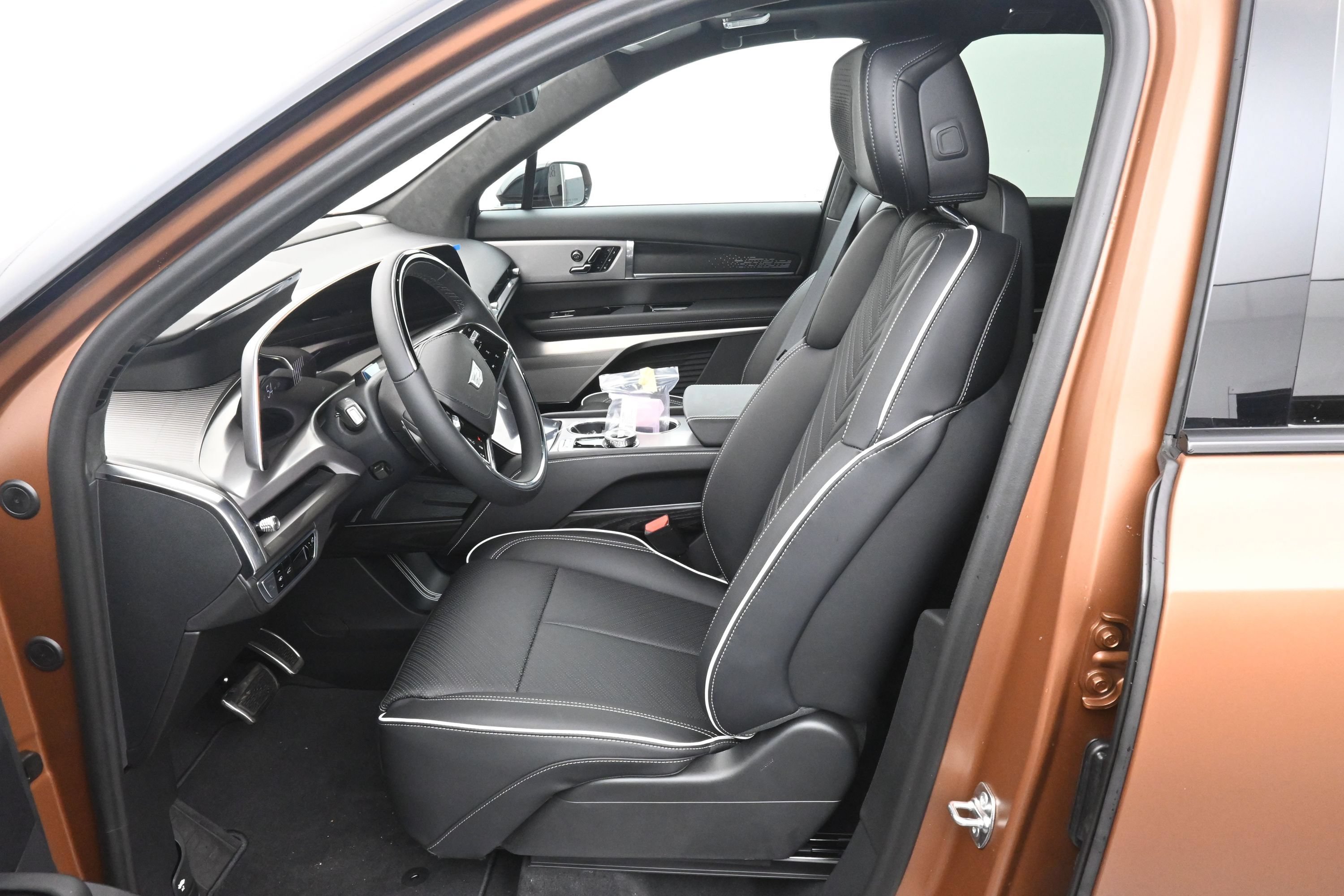 New 2027 Cadillac Vistiq Sport AWD/4WD image 11
