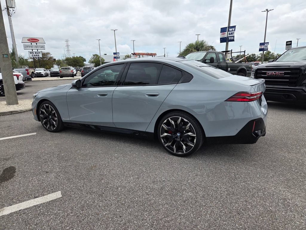 Used 2027 BMW 530i w/ M Sport Package RWD image 10