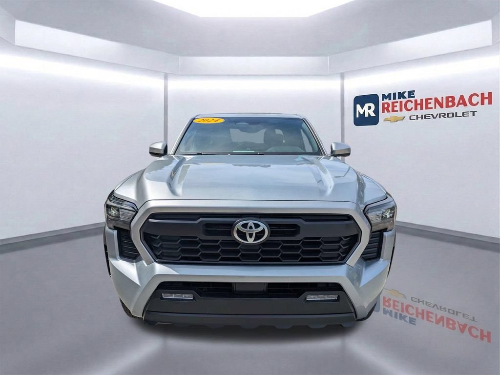 Used 2024 Toyota Tacoma TRD Off-Road AWD/4WD image 9