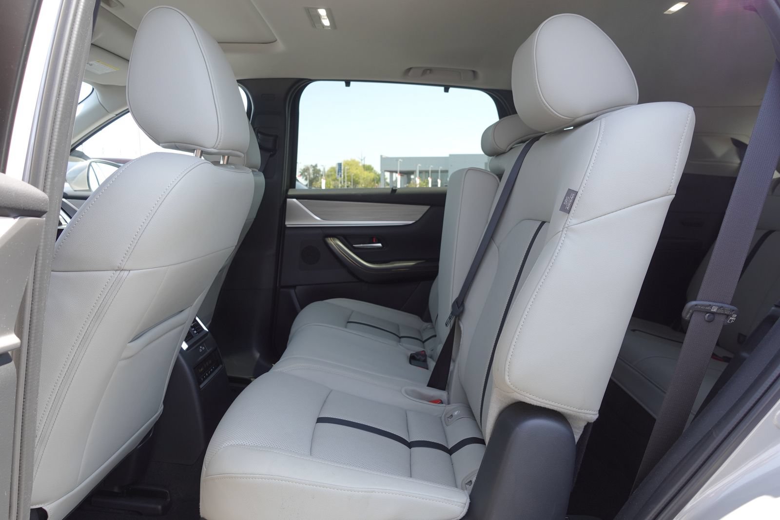Certified 2024 MAZDA CX-90 Plug-In Hybrid w/ Preferred AWD/4WD image 14