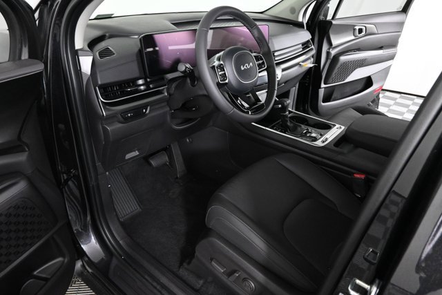 New 2026 Kia Carnival SX image 21