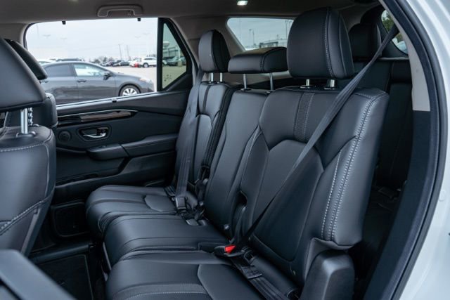 Used 2025 Honda Pilot EX-L image 18