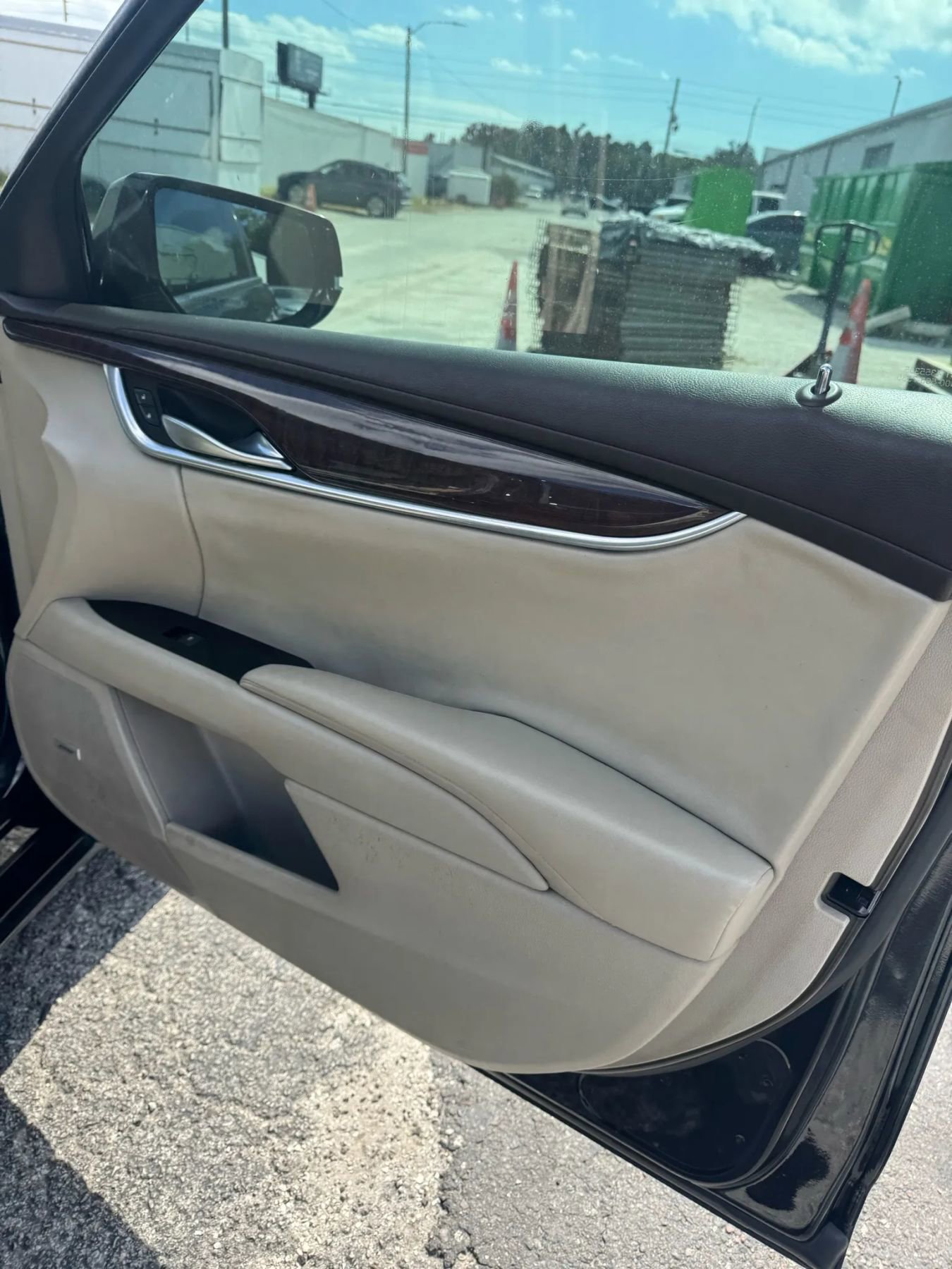 Used 2013 Cadillac XTS Luxury w/ Driver Awareness Package image 17